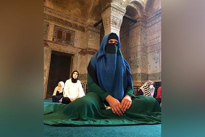 Экс-депутат Рады показала свое фото в никабе и рассказала о взглядах на религию