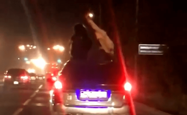 Парень прокатил девушек на крыше автомобиля в Алматы и получил штраф