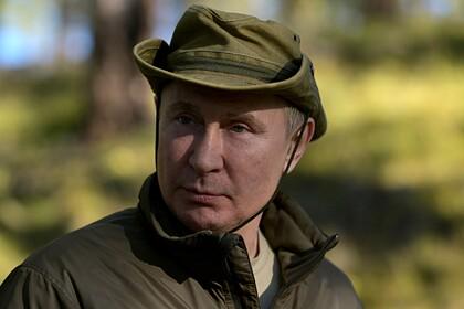 В Кремле объяснили отложенную публикацию кадров с отдыха Путина в Сибири
