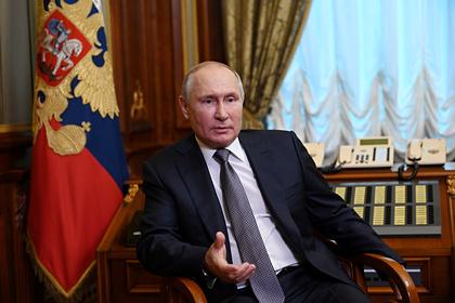 Путин поручил подумать о госрегулировании оборота информации для детей в сети