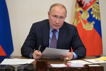 Путин поручил сократить число контрольных и проверочных работ в школах