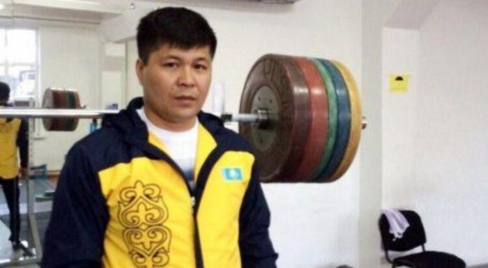 Тренера сборной Казахстана по тяжелой атлетике отстранили из-за суицида Альберта Линдера