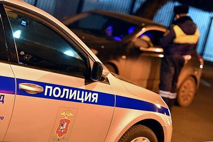 Россиянка напала на полицейского и ударила его ножом в шею