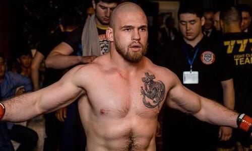 Казахстанский файтер наехал на чемпиона UFC за отмену его боя Петром Яном