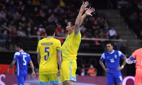 Сборная Казахстана ведет у Бразилии после первого тайма матча за «бронзу» ЧМ-2021 по футзалу