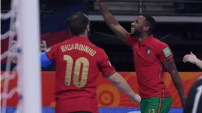 Сборная Португалии стала чемпионом мира по футзалу
                04 октября 2021, 01:38