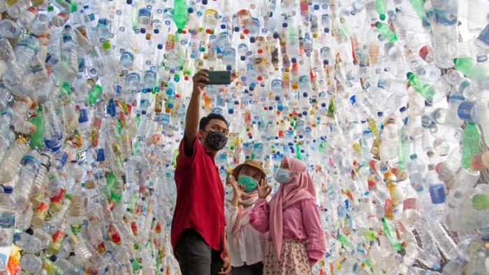 Сделанный полностью из пластика музей открыли в Индонезии
                04 октября 2021, 19:03