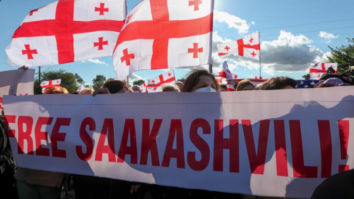 Сторонники Саакашвили провели митинг у здания тюрьмы
                04 октября 2021, 20:37