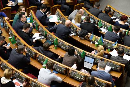 Из партии Зеленского исключат депутата за голосование против закона об олигархах
