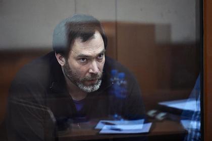 Осужденный за откаты российский полковник сидел в карцере за пронос телефона