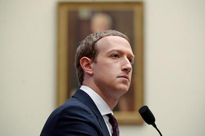 Цукерберга уличили в попытке представить Facebook жертвой после глобального сбоя