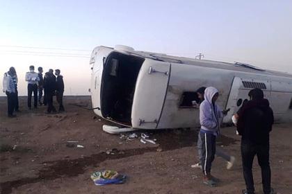 В Иране перевернулся автобус с 33 пассажирами