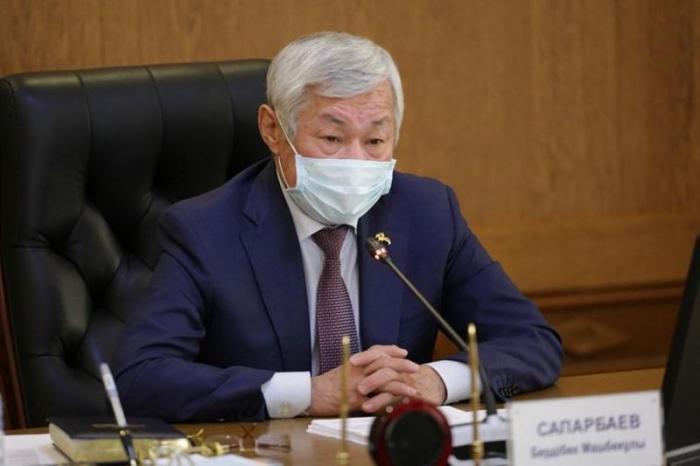 Бердибек Сапарбаев раскритиковал темпы вакцинации в Жамбылской области