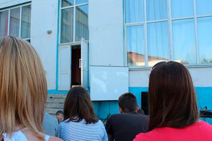 В Сибири закрыли опасную школу
