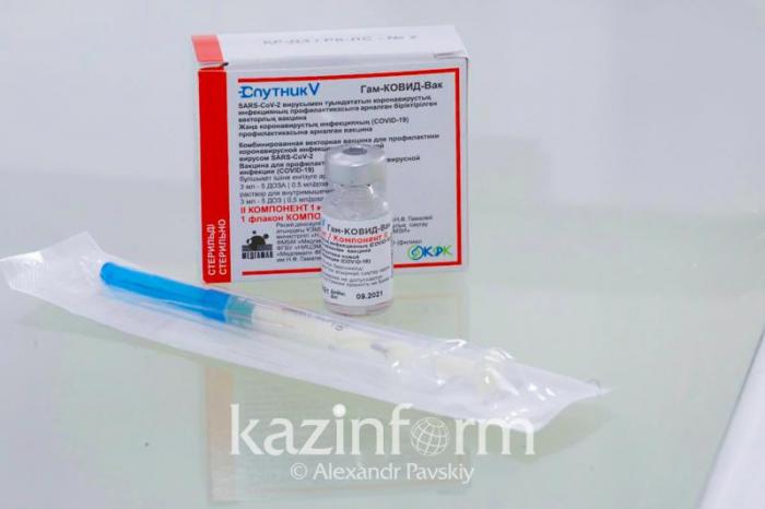 Будут ли казахстанских подростков прививать вакциной «Спутник V»