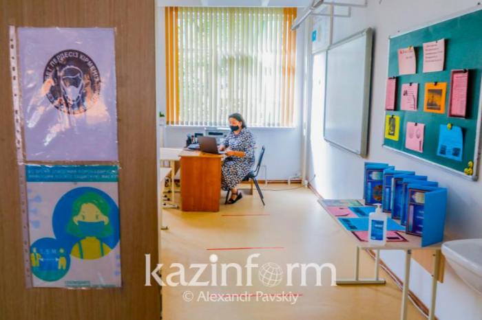 Сколько школ закрыли на карантин с начала учебного  года в Казахстане