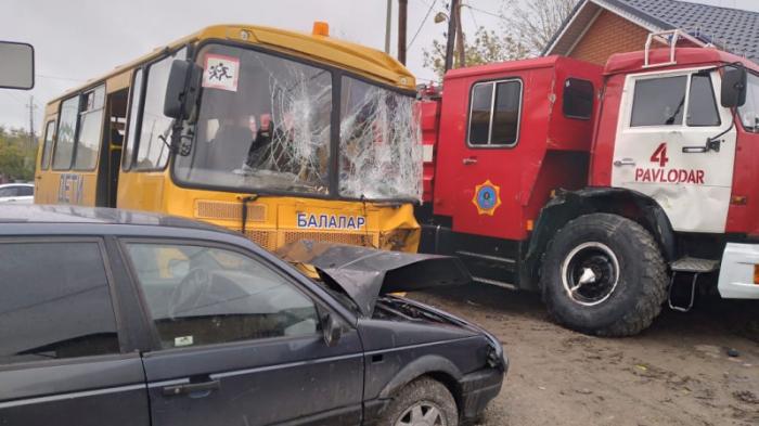 8 детей пострадали при столкновении школьного автобуса с пожарной машиной в Павлодаре
                вчера, 17:53