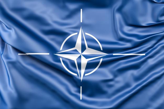НАТО выдворило российских дипломатов, обвинив их в шпионаже и убийствах