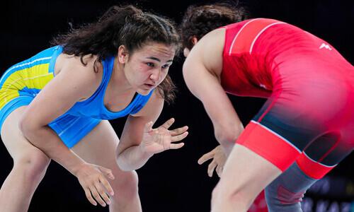 Две казахстанки потеряли шансы на медали чемпионата мира по женской борьбе