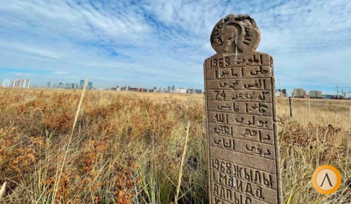 Посреди озер Малого Талдыколя стоят заброшенными столетние кладбища: откуда они там взялись
