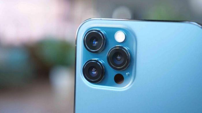 У Apple не хватает камер для производства iPhone 13