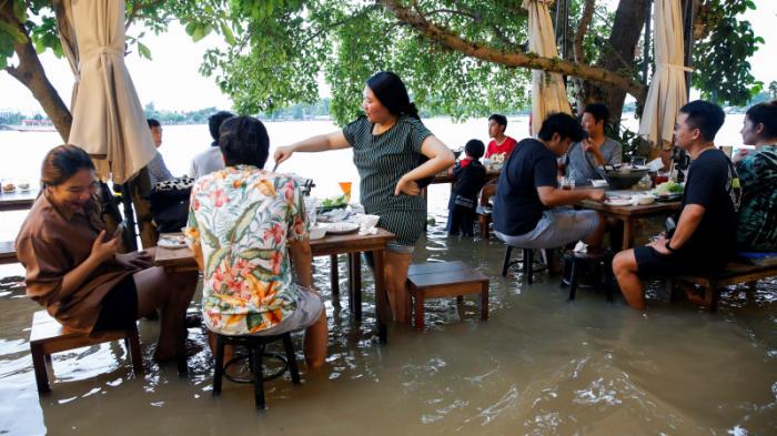 Наводнение сделало популярным одно из заведений Таиланда
                08 октября 2021, 14:57