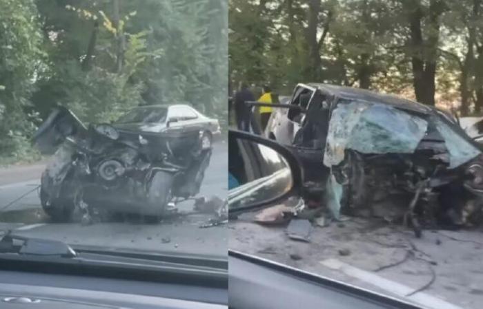 Машину разорвало на части: страшное ДТП произошло в Алматинской области