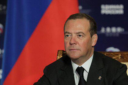 Медведев оценил политику Запада фразой «дураков сражаться за Украину нет»