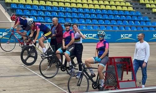 «Очень важен». Казахстанские велосипедисты-трековики готовятся к чемпионату мира