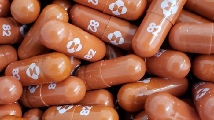 Merck подала в регулятор США заявку для одобрения таблеток от коронавируса
                11 октября 2021, 17:35