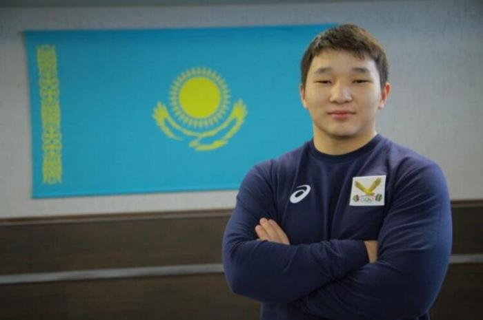 Казахстанец выиграл чемпионат мира по тяжелой атлетике