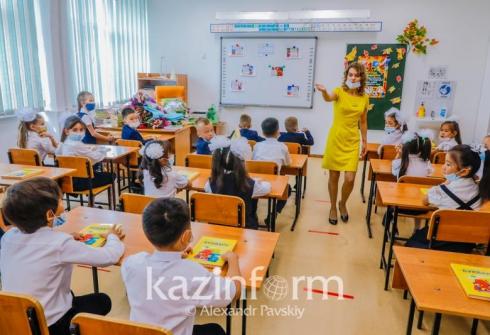 Цифровой грамотности будут обучать казахстанских первоклассников