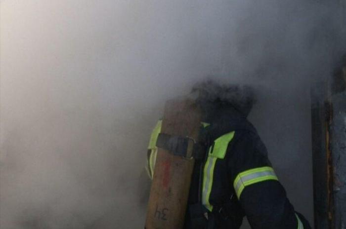 «Газель» загорелась внутри жилого дома Карагандинской области
