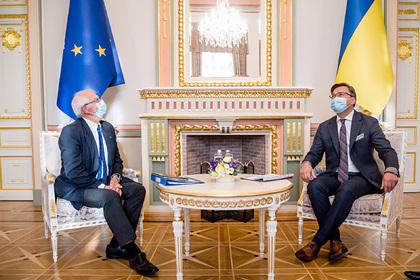 Украина назвала фейком сообщения об угрозе безвизовому режиму с ЕС