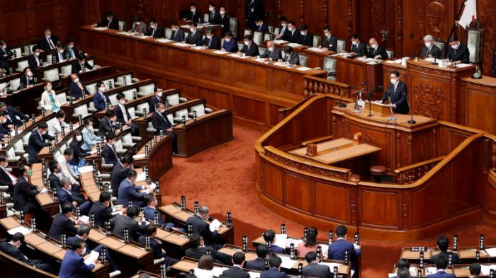 Власти Японии решили распустить нижнюю палату парламента
                14 октября 2021, 12:14