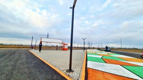 Креативное селфи: Семиметровую скамью установили в парке Сарани