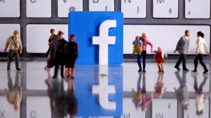 Facebook планирует нанять 10 тысяч человек для создания 