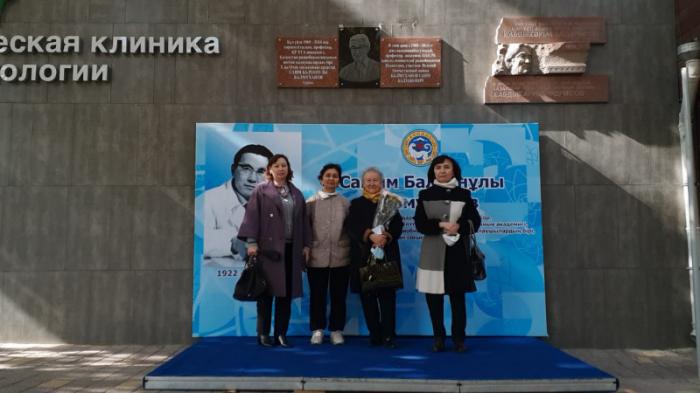 Мемориальную доску в честь академика Саима Балмуханова установили в Алматы
                18 октября 2021, 18:43
