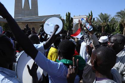 Полиция Судана применила спецсредства против недовольных правительством