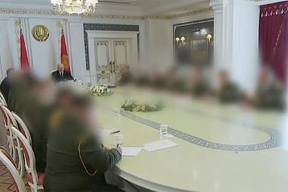 На канале «Беларусь 1» размыли лица силовиков на встрече с Лукашенко