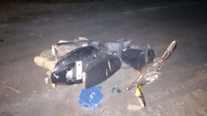 Двое парней на скутере врезались в столб в СКО, водитель погиб
                19 октября 2021, 21:16