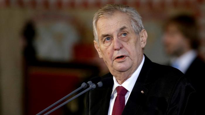 Сенат Чехии решил снять полномочия с президента
                20 октября 2021, 09:34