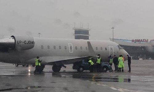 Появилось видео аварии самолета с футболистами «Кайрата» на борту