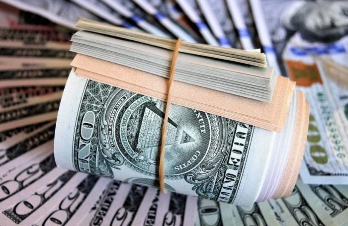 Доллар начал дорожать: официальный курс валют на выходные
