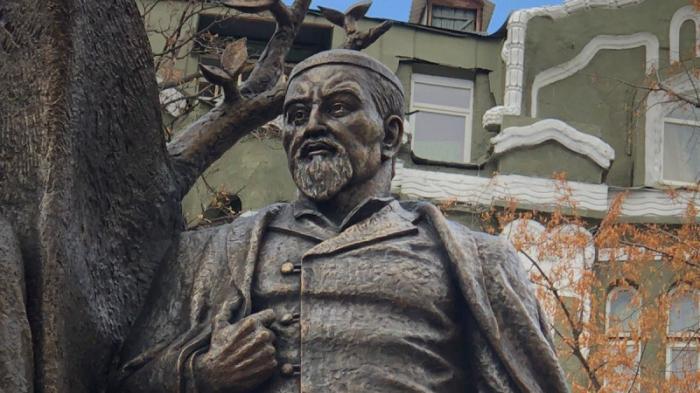 Памятник Абаю Кунанбаеву появился в Харькове
                24 октября 2021, 22:32