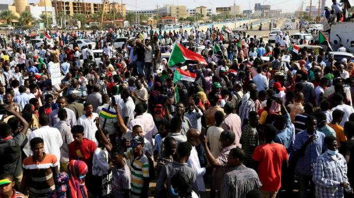 Оппозиция Судана призвала людей выйти на улицы
                25 октября 2021, 10:48