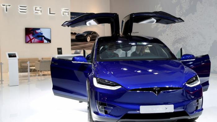 Tesla приостанавливает тестирование автопилота из-за неполадок
                25 октября 2021, 11:35