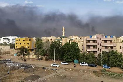 Международная «тройка» по Судану призвала военных освободить гражданские власти