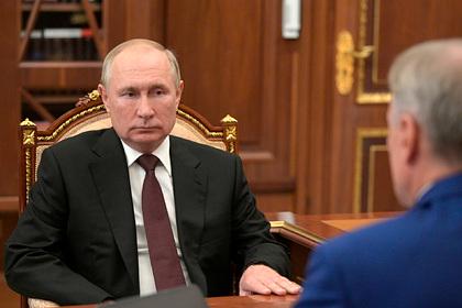 Путин отметил развитие Сбербанка