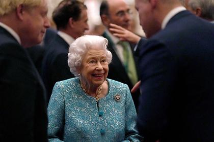 Британская королева провела первые аудиенции после многодневной болезни